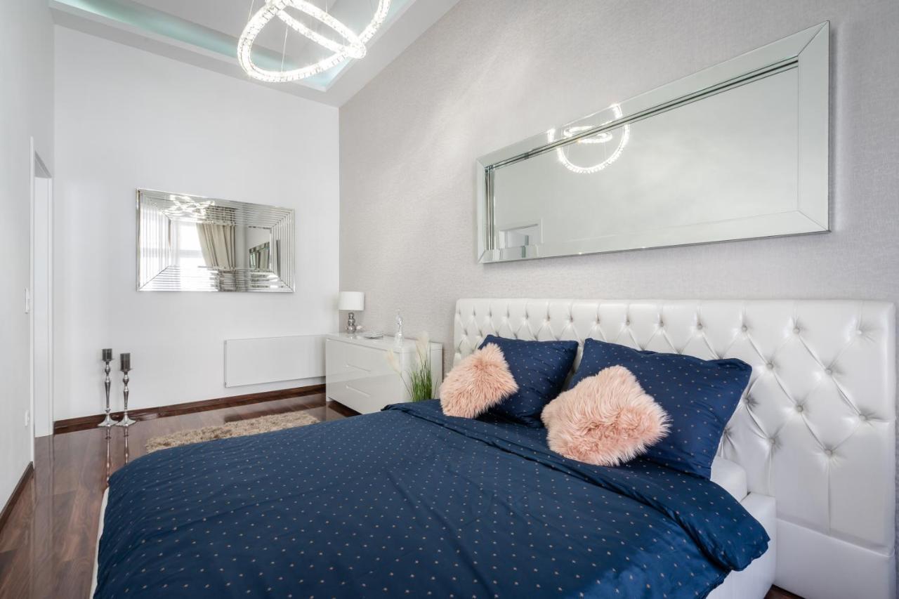Opera Luxury Apartment With Free Parking Budapesta Exterior foto